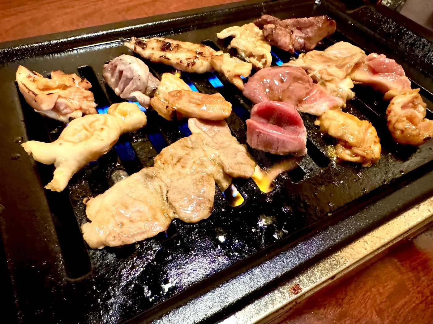 Yakitori and yaki-ton grilling on the net