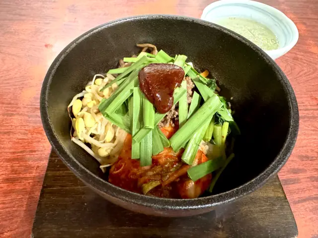 スタミナニラ焼きビビンバ